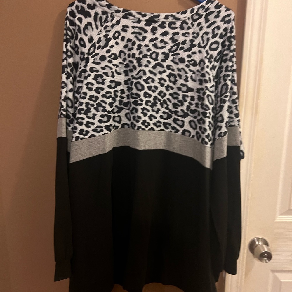 Long Sleeve Tunic - Picture 4 of 4